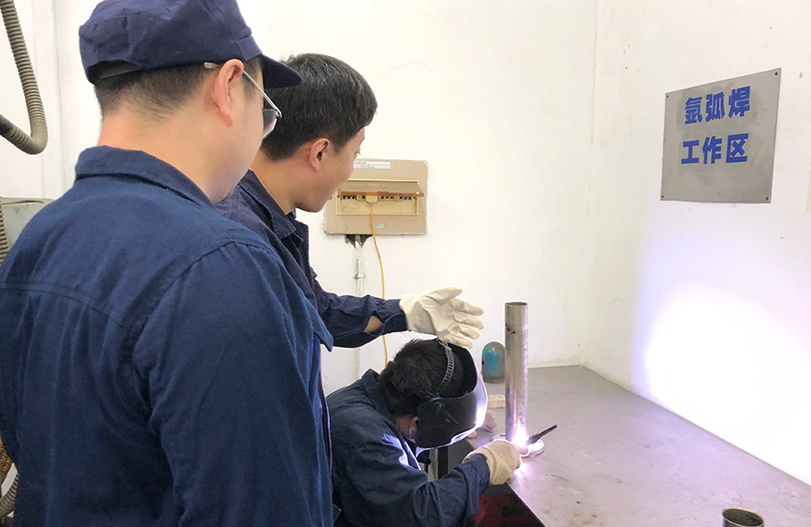 【师带徒活动】&ldquo;师带徒促成长 凝聚企业正能量&rdquo;系列报道之MG电子免费试玩六厂&ldquo;师带徒&rdquo;活动